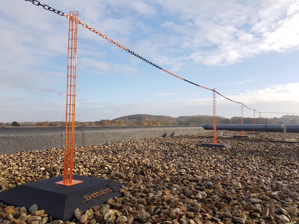 D-marc – demarcation barrier for roof tops
